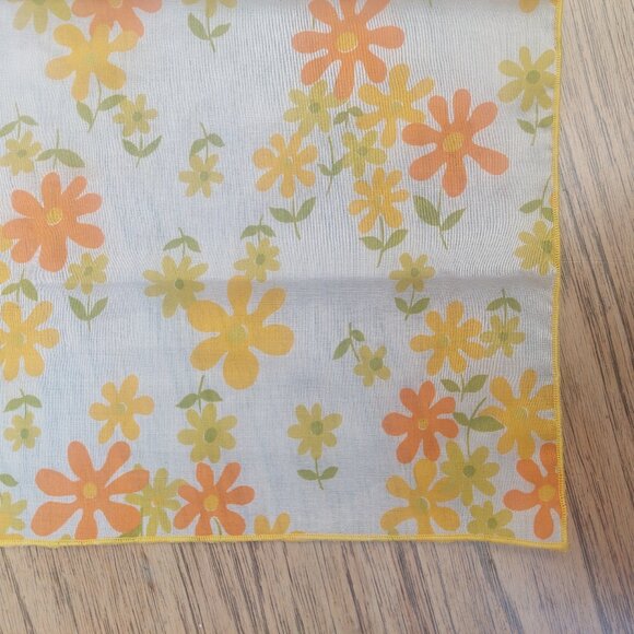 FREE WITH PURCHASE Vintage retro floral fabric square mat - Picture 4 of 6